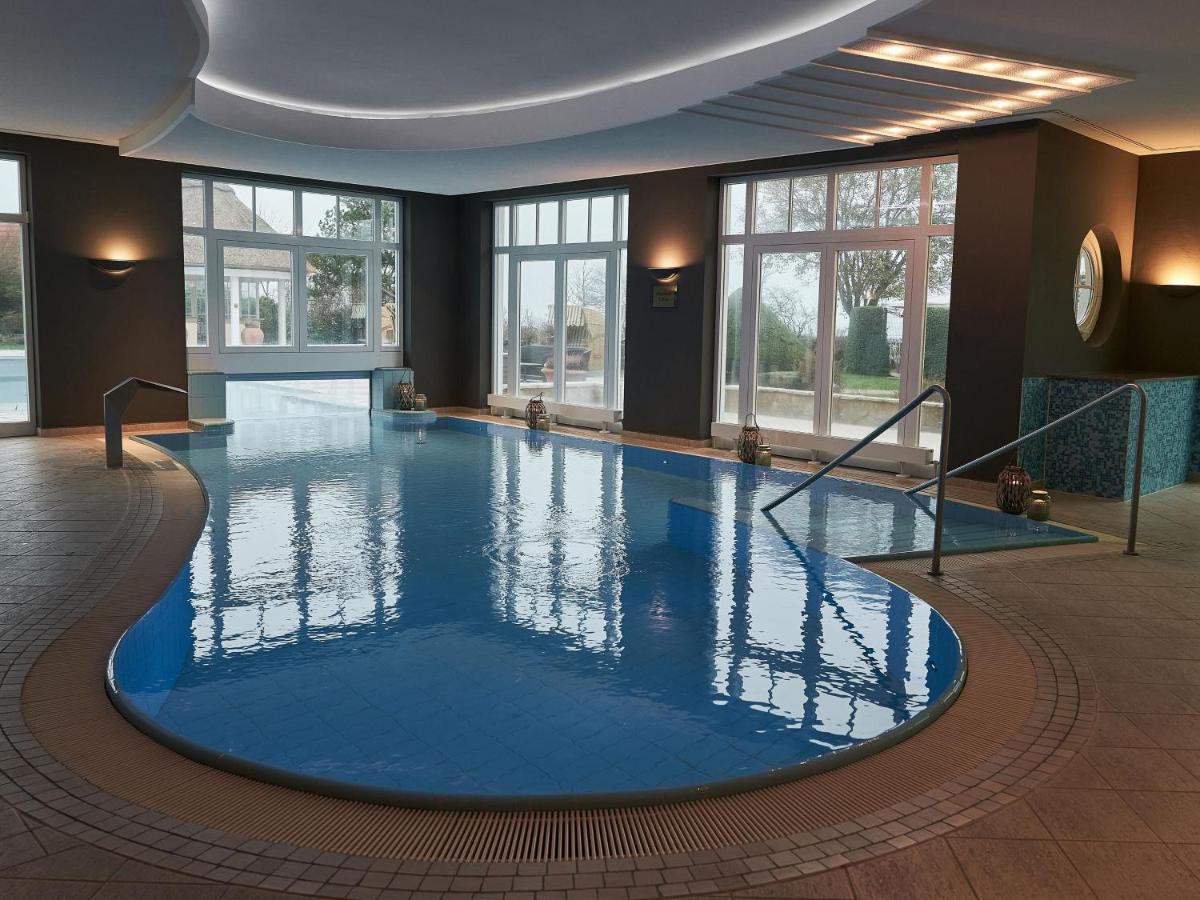 奥斯特西库伦伯恩旅游魅力酒店 Ostseebad Kühlungsborn 外观 照片
